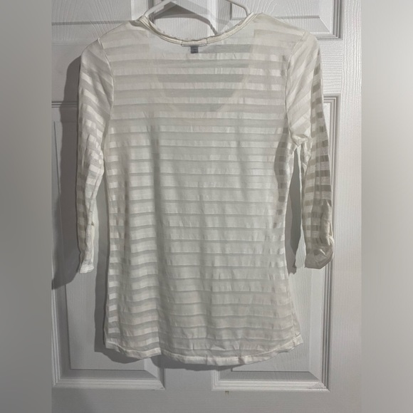 Gap 3/4 Sleeve Top - Picture 2 of 5